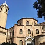Al N.10 住宿加早餐酒店 拉文纳